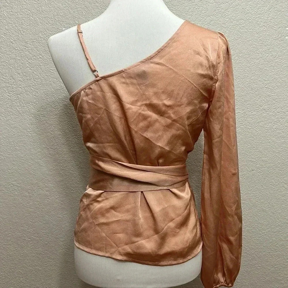 Forever 21 Peach One Shoulder Blouse - Picture 2 of 3